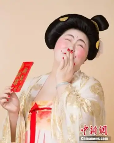  厉害了这组照片竟把唐代仕女复活了表情亮了