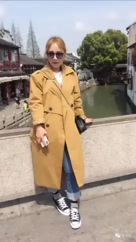  风衣与春天的美