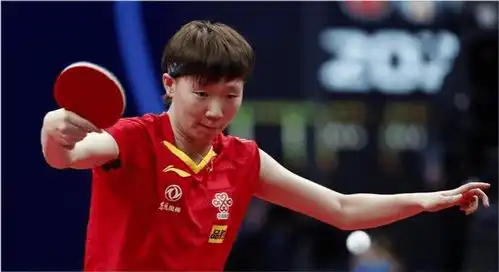  王曼昱狠劲像邓亚萍张怡宁,能否成女乒领军人物看看王楠李晓霞