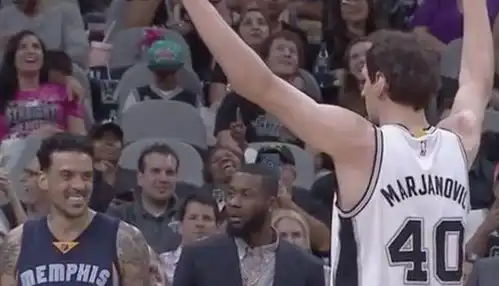  nba第一高塔仅登场0.5秒,无任何数据却立下大功