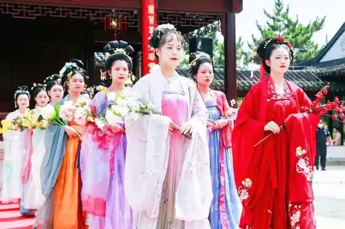  燃爆燕京u8网红文化节,海洋球免费玩,还有熊出没主题巡演文内有福利