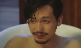  绅探小曼看到探长在洗澡,探长的举动亮了,新表情包就此诞生