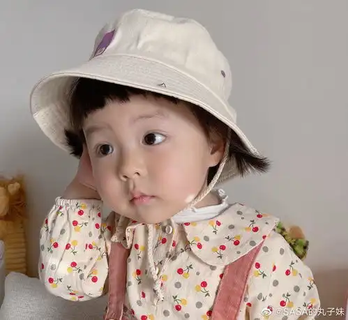 这个小女孩的表情包谁有啊啊,跪求