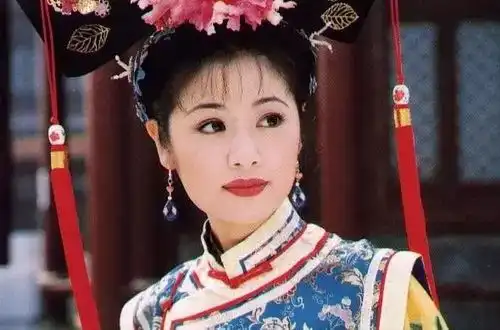  范冰冰杨幂都是丫鬟出身,最后都活成了女王的样子