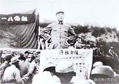  八路军帽子上的两粒扣,有什么作用看完就知道有多高明了