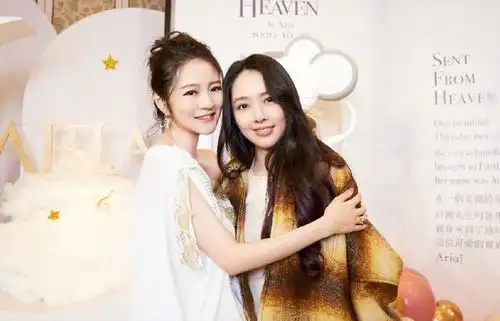  春节晒娃哪家强安以轩女儿眼睛大,向佐千金嘴像爸,王诗龄长大