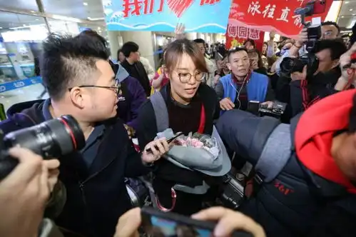 给女神打招呼的表情包招