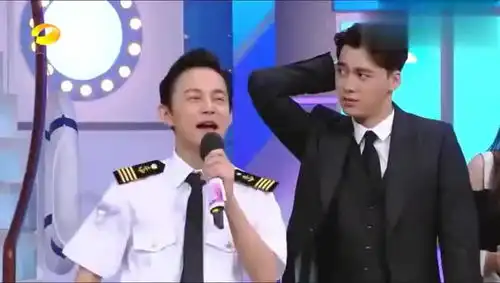  全场在唱歌,唯有李易峰属于懵圈状态一脸委屈