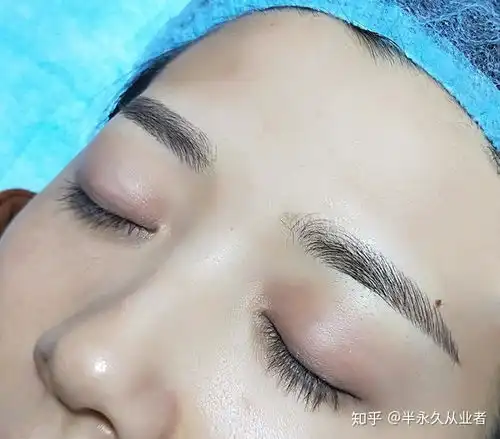  刚纹的眉毛太黑平时怎么能遮住一定要洗眉吗纹眉淡化方法分享