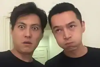  胡歌和谁合影都是一个表情,唯独和他不同,网友原地结婚吧