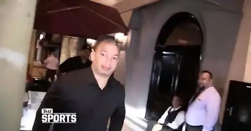  太可爱了泰伦卢自称是中国人表情包已新鲜出炉