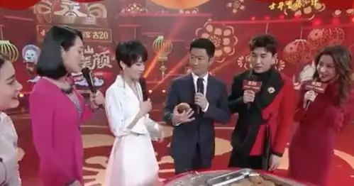  吴京录制春晚偷吃道具蛋糕,被发现秒变表情包,谢楠一旁笑话老公