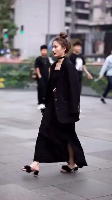  小姐姐的表情真多好可爱呀