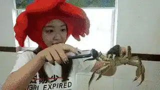  为了吃到正宗阳澄湖大闸蟹,我们真的包了艘船