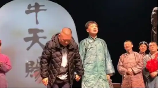  郭德纲小儿子近照曝光胖嘟嘟笑眯眯,基因强大,神似郭德纲