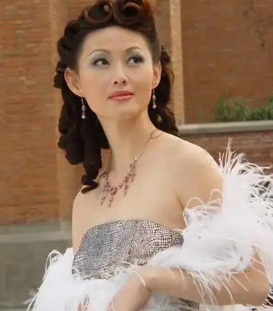  水浒传里的潘金莲,王岳伦狂追与小叔子传绯闻,如今这样