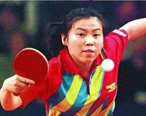  昔日乒坛女皇,败光20亿后融资50亿经商,儿子国籍如今引争议