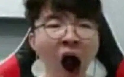  血痕残酒满征衣硬币哥五杀进四强丨四连败还马桶洗头小天shy哥温柔连麦