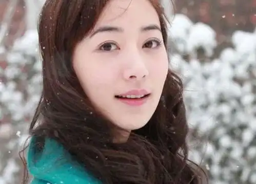  演艺圈四位红三代女星,她们的祖父分别是谁最后一位是元帅孙女