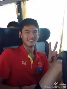  鼻血ing和孙杨相拥痛哭的甲鱼哥,萌人一脸拜倒在这位爱哭包新男神的泳裤下