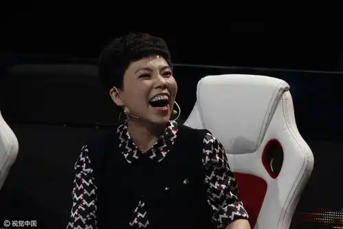  邓亚萍豪饮咖啡变表情包