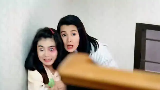 家有喜事星爷被当成衣服晒了出去,这表情真是太搞笑了