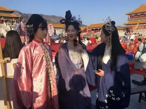  首位机械姬穿越古今网龙ai机器人亮相中华礼乐大会