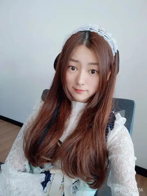  怎么自拍才显得自然又好看
