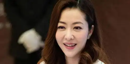 熊黛林晒女儿近照,姐姐貌美如花,妹妹却越长越普通