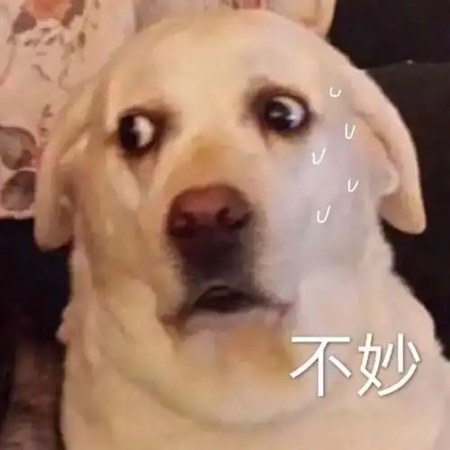  吃火锅时抠脚是什么操作这种人最好自觉吃火锅底料去