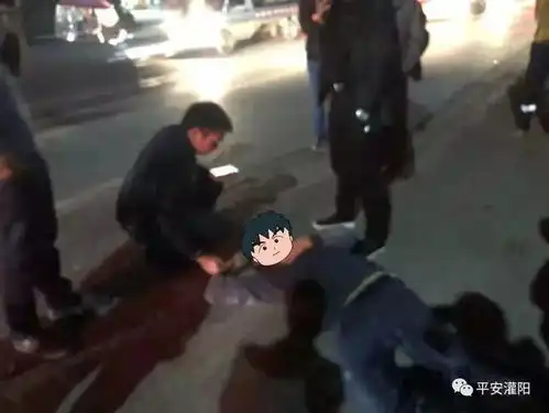  社会丨不嫌丢人桂林一男子街头暴打他人,对方当场倒地不起