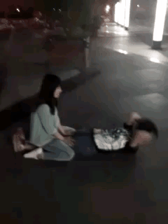 仰卧起坐亲亲表情包动态