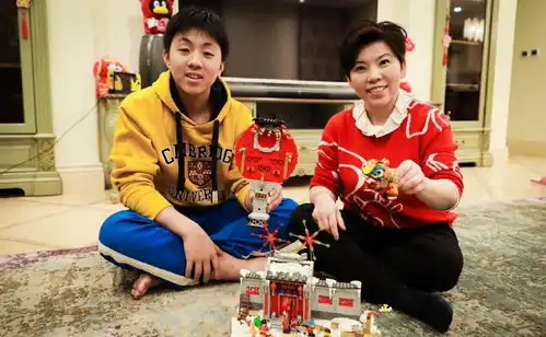  48岁邓亚萍真放得开,光脚穿毛衣在家跳舞不协调,表情严肃太可爱