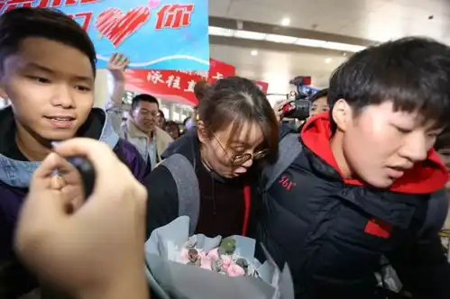 给女神打招呼的表情包在