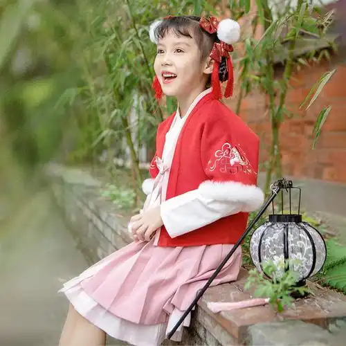  汉服种草我准备让我家宝宝过年穿汉服给宝宝逛汉服太开心