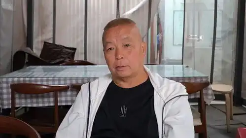  健身博主包鱼塘,村民纷纷来拿鱼,听北京老哥怎么说