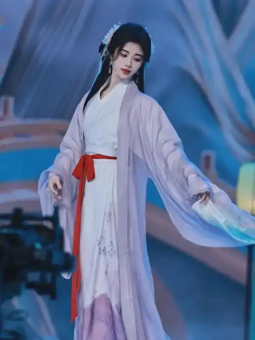  鞠婧祎才是95花古装第一美女,魏晋汉服,宋制马面裙都难不倒她