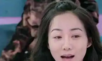 秦奋弄坏韩雪心爱玩具,何炅当场不知所措,韩雪表情变化太快
