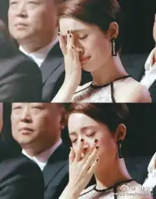  周冬雨马思纯获奖林依晨哭成表情包微博探秘女神的多重身份