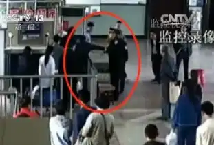  2015看看这些评论员的年终表情