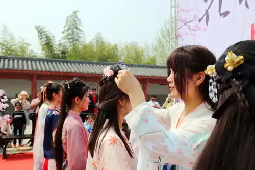  芒砀山首届汉服有礼季来啦这个五一,共赴一场汉服约会吧