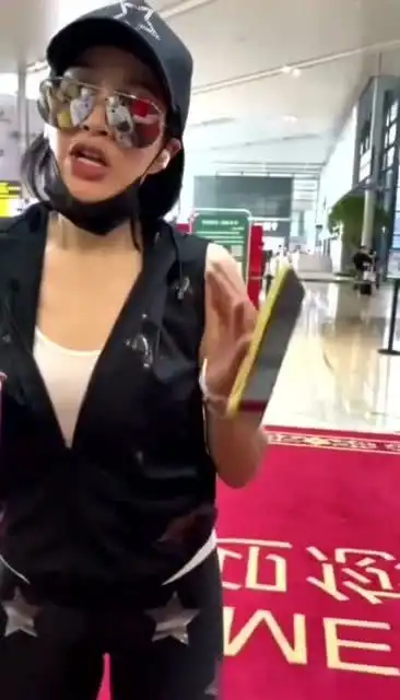  钟丽缇最后表情亮了,真的好可爱