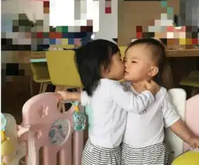 爱妹妹表情包强吻