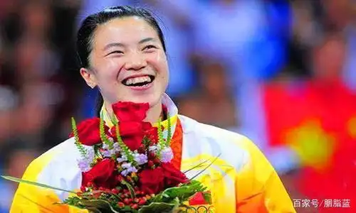  女乒5位大满贯个小却称霸乒坛八年,张怡宁史无前例双满贯
