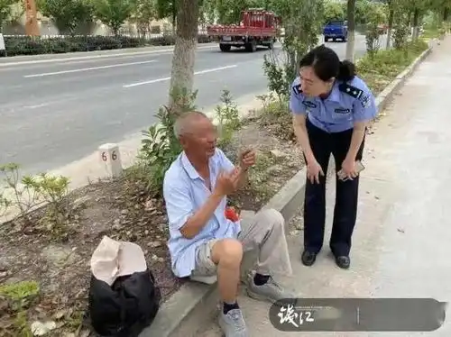  山东爷爷带涉诈骗孙子到浙江自首,称没教好孩子拒绝所有帮助