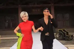 恬妞孙兴亲密照曝光甜密牵手表情羞涩2