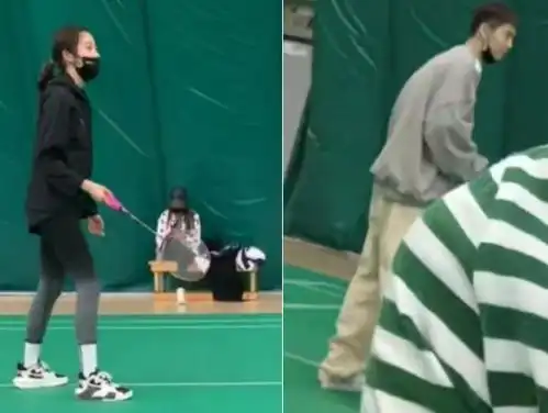  关晓彤鹿晗穿情侣装逛街女方穿背名牌包,穿破洞裤炫一双小细腿