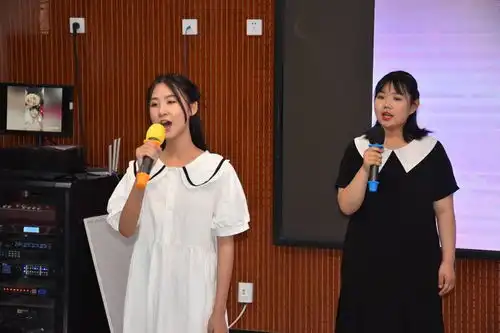  清丰县第二初级中学特色教学传唱经典,凝心聚力献党百年学科汇演